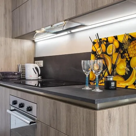 Апартаменты Cosy 1 Bdr Near Garibaldi Square - Floor & Ac