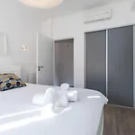 Cosy 1 Bdr Near Garibaldi Square - Floor & Ac