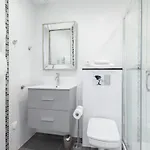 Cosy 1 Bdr Near Garibaldi Square - Floor & Ac *