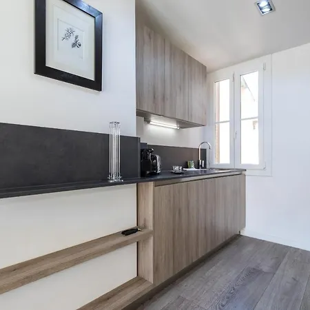 Cosy 1 Bdr Near Garibaldi Square - Floor & Ac Apartmán